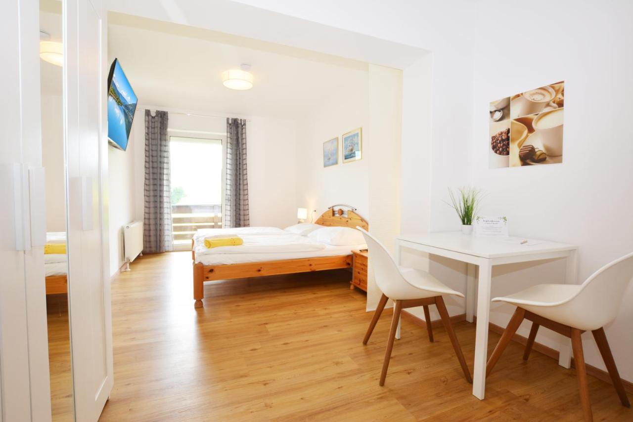 Sonniges Apartment Mit Balkon In Ruhelage فيلاخ المظهر الخارجي الصورة